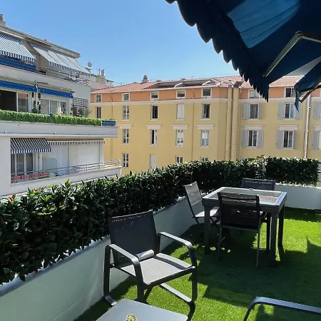 Reine Marie :top Floor Carré D'or Avec Accès Direct à La Appartement *